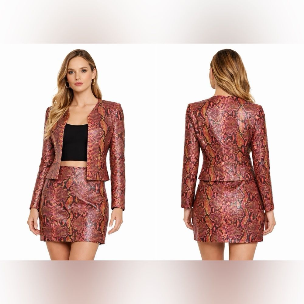 CHANEL Multicolor 100% python skin set jacket + skirt), US6